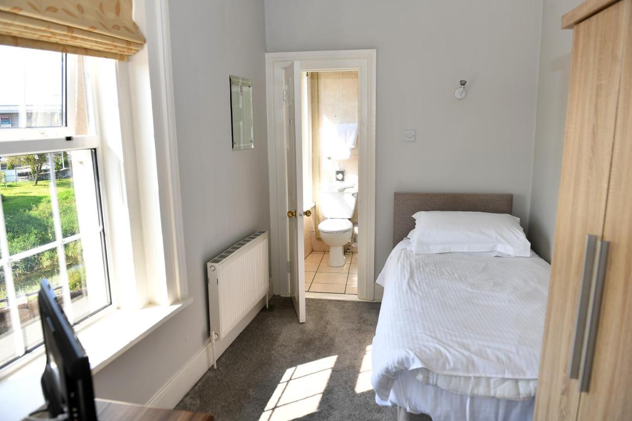 Railway House Guest House Муллингар Экстерьер фото